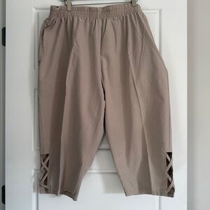 Straits Women’s Tan Pants